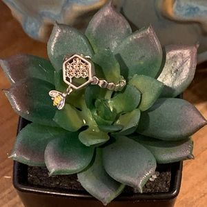 925 silver Bee w/ Honey comb rhinestone Ring